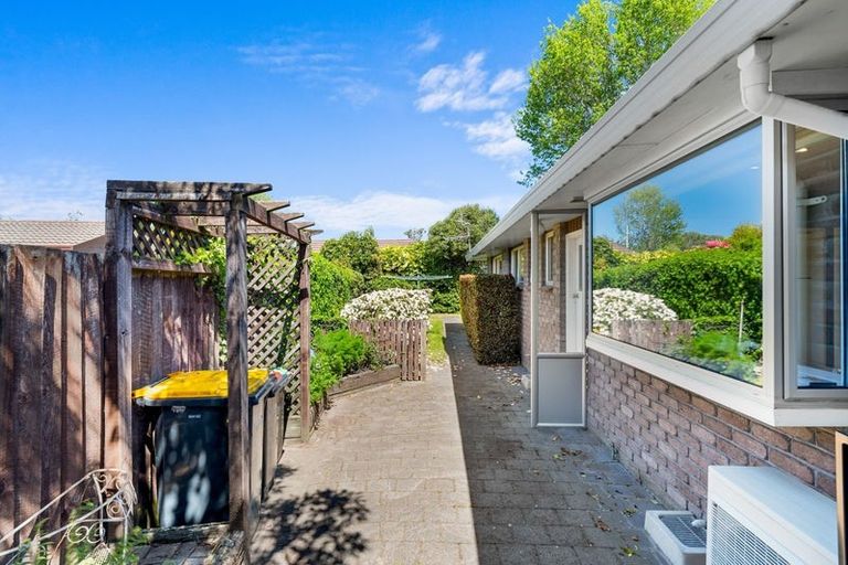 Photo of property in 21b Montclare Avenue, Ilam, Christchurch, 8041