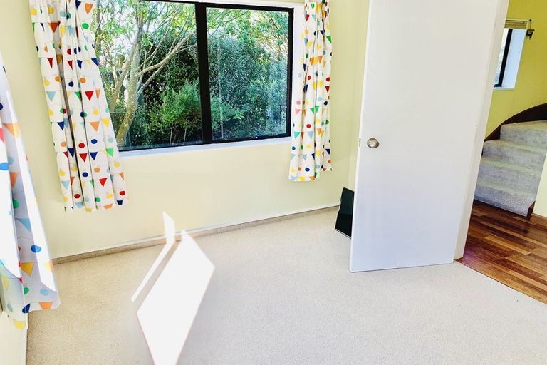 Photo of property in 15a Shastri Terrace, Khandallah, Wellington, 6035