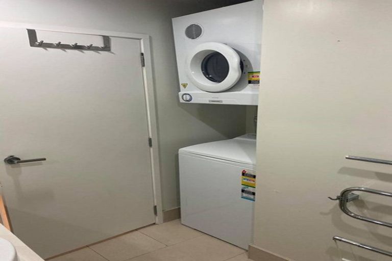 Photo of property in The Docks Apartments, 230/6 Dockside Lane, Auckland Central, Auckland, 1010