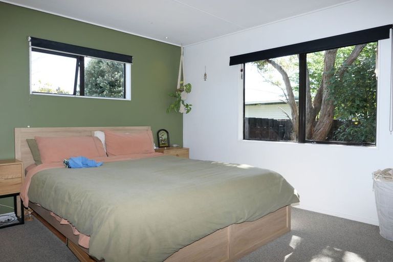 Photo of property in 6 Rodney Grove, Paraparaumu, 5032