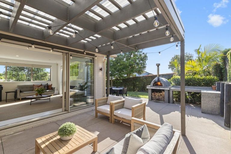 Photo of property in 14 Stockyard Crescent, Pukekohe, 2120