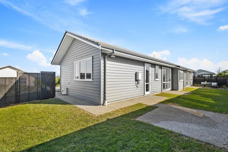 Photo of property in 5 Aro Mato Place, Huapai, Kumeu, 0810