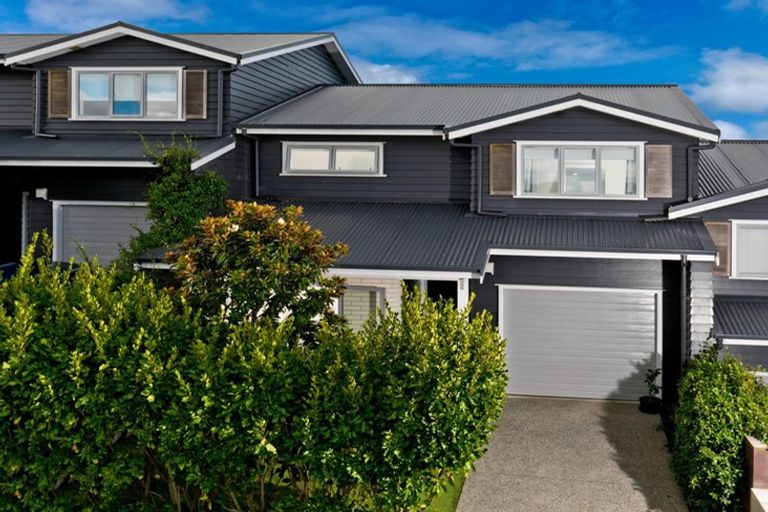 Photo of property in 11 Boardwalk Rise, Long Bay, Auckland, 0630