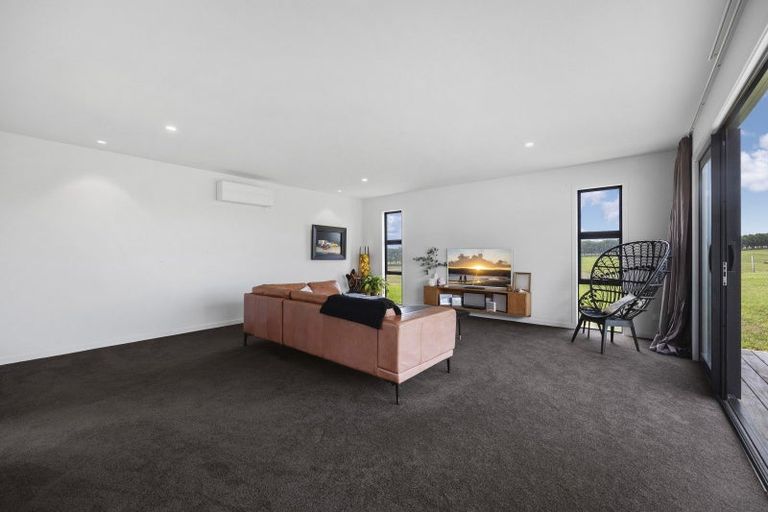 Photo of property in 160 Batty Road, Kingseat, Papakura, 2580