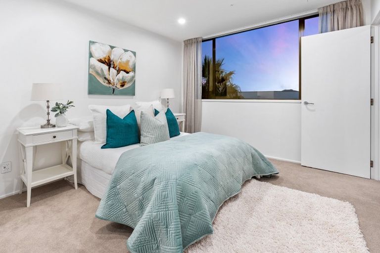 Photo of property in 4b/171 Hurstmere Road, Takapuna, Auckland, 0622