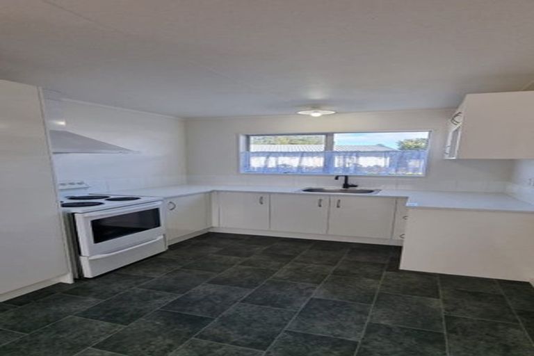 Photo of property in 1/5 Hatherley Place, Clendon Park, Auckland, 2103