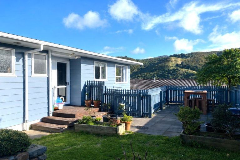 Photo of property in 7 Frobisher Street, Island Bay, Wellington, 6023