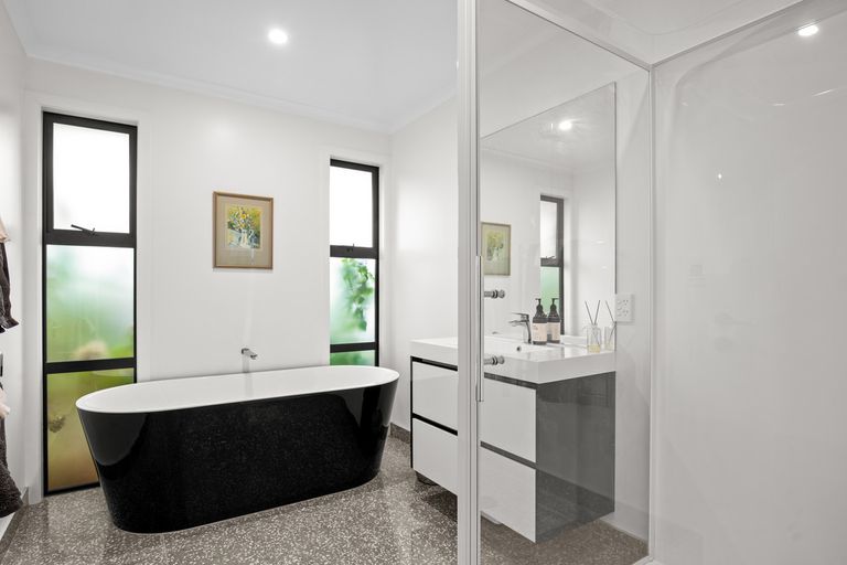 Photo of property in 76 Shields Street, Clyde, 9330