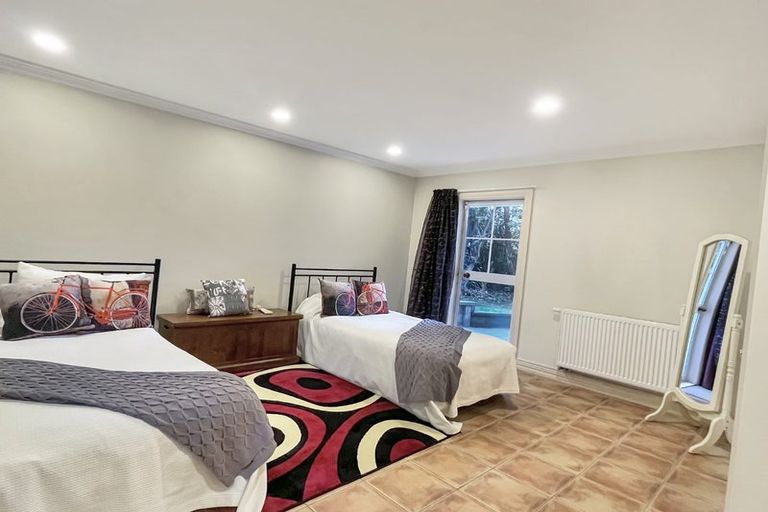 Photo of property in 186 Lake Terrace, Hilltop, Taupo, 3330