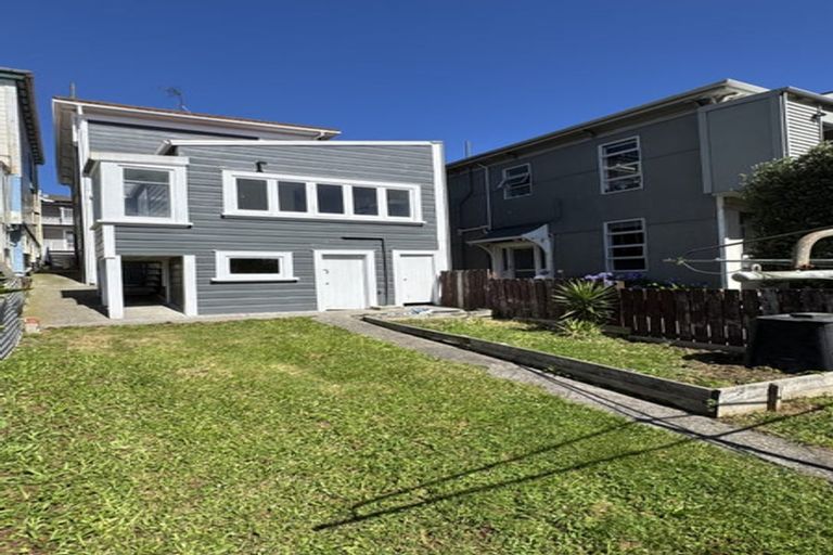 Photo of property in 26 Brougham Street, Mount Victoria, Wellington, 6011