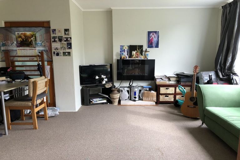 Photo of property in 12-14a Worcester Place, Cannons Creek, Porirua, 5024