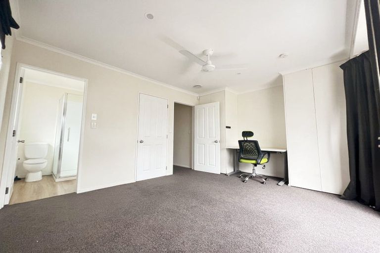 Photo of property in 47a Andrew Road, Howick, Auckland, 2010