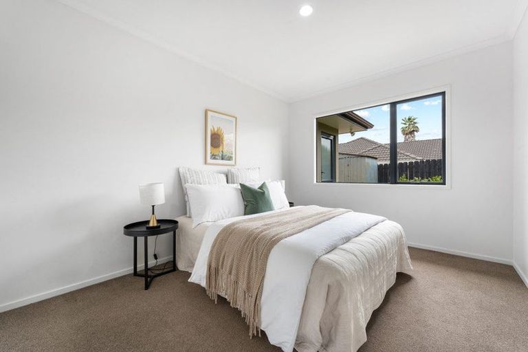 Photo of property in 4 Adrigole Place, East Tamaki, Auckland, 2013