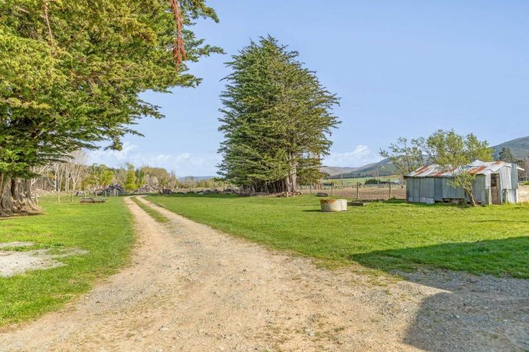 Photo of property in 948 Dipton Mossburn Road, Castle Downs, Dipton, 9791