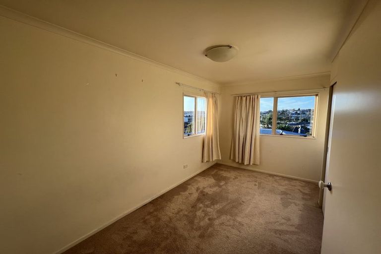Photo of property in 2/50 Bond Crescent, Forrest Hill, Auckland, 0620