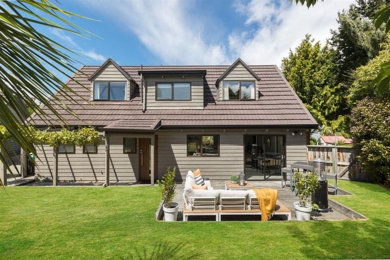 Photo of property in 9 Larch Court, Kelvin Heights, Queenstown, 9300