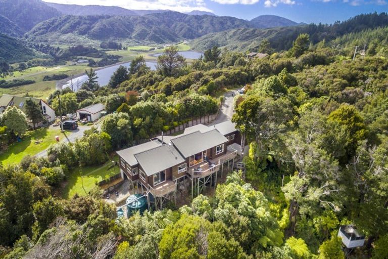 Photo of property in 1154h State Highway 2, Te Marua, Upper Hutt, 5018