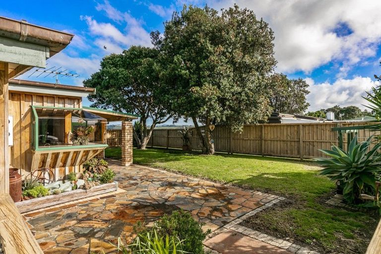 Photo of property in 11 Ronald Avenue, Glenbrook, Waiuku, 2681