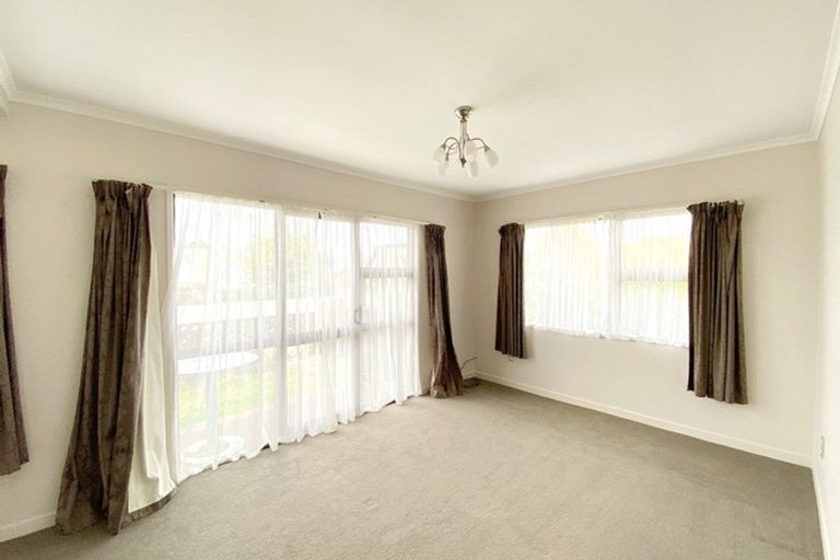 Photo of property in 68 Donovan Street, Blockhouse Bay, Auckland, 0600