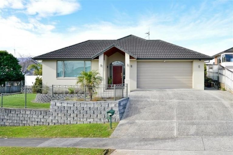 Photo of property in 15 Achilles Rise, Flagstaff, Hamilton, 3210