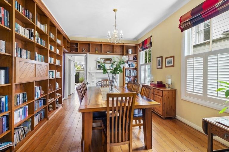 Photo of property in 8 Park Street, Thorndon, Wellington, 6011