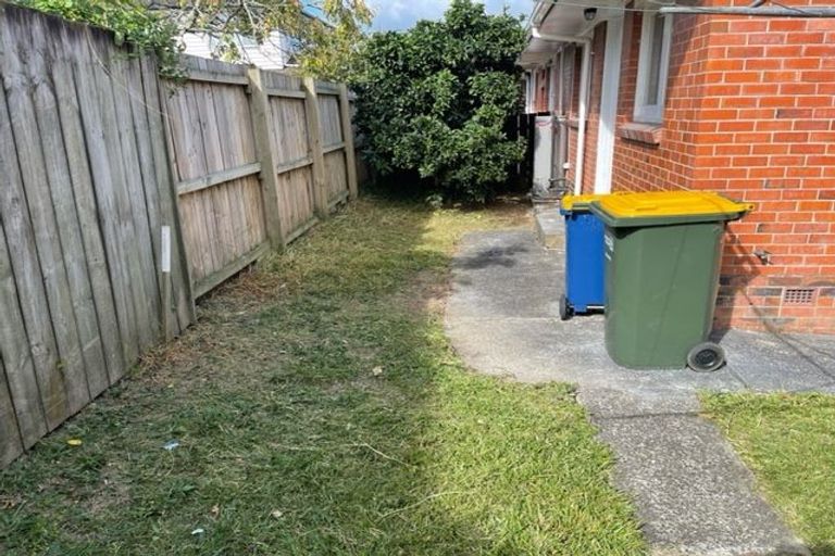 Photo of property in 2/7 Arawa Street, New Lynn, Auckland, 0600