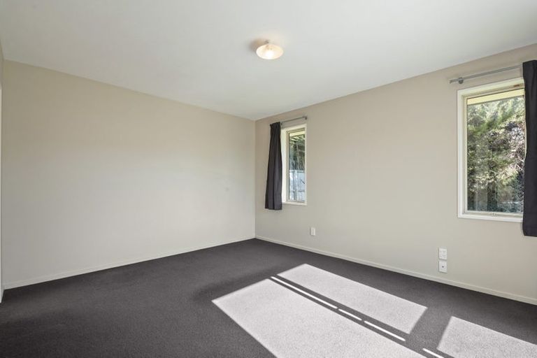 Photo of property in 144d High Street, Oxford, 7430