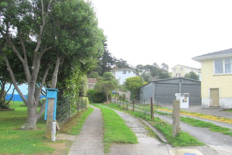 Photo of property in 22 Passive Grove, Ascot Park, Porirua, 5024