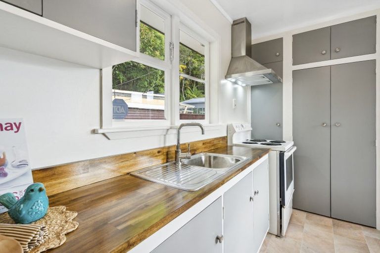 Photo of property in 80 Hine Road, Wainuiomata, Lower Hutt, 5014