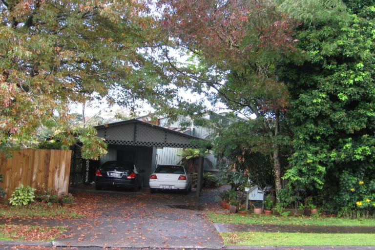 Photo of property in 13 Cyclades Place, Shelly Park, Auckland, 2014