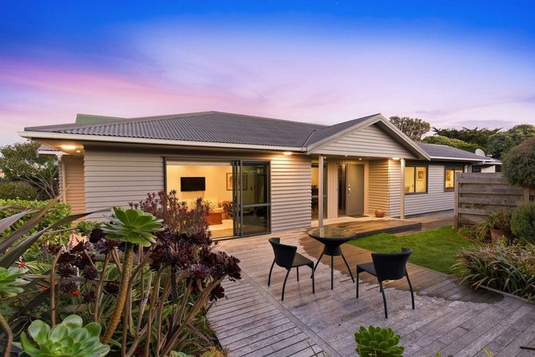 Photo of property in 193a Tutere Street, Waikanae Beach, Waikanae, 5036