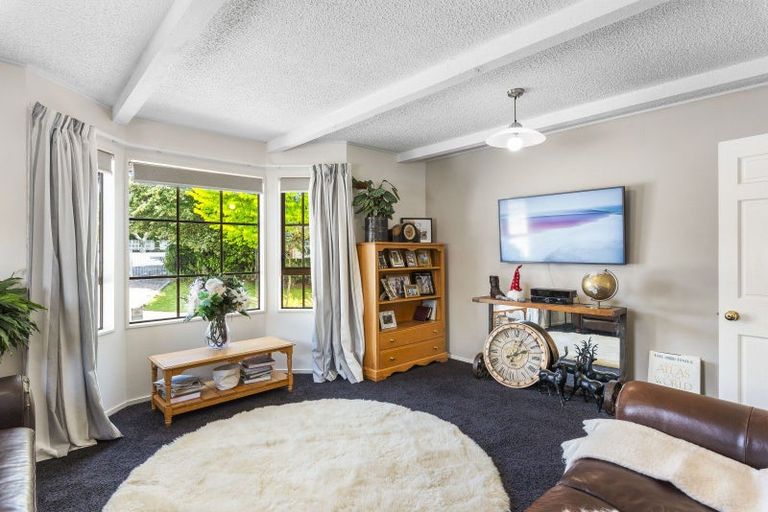 Photo of property in 261 Te Moana Road, Waikanae, 5036