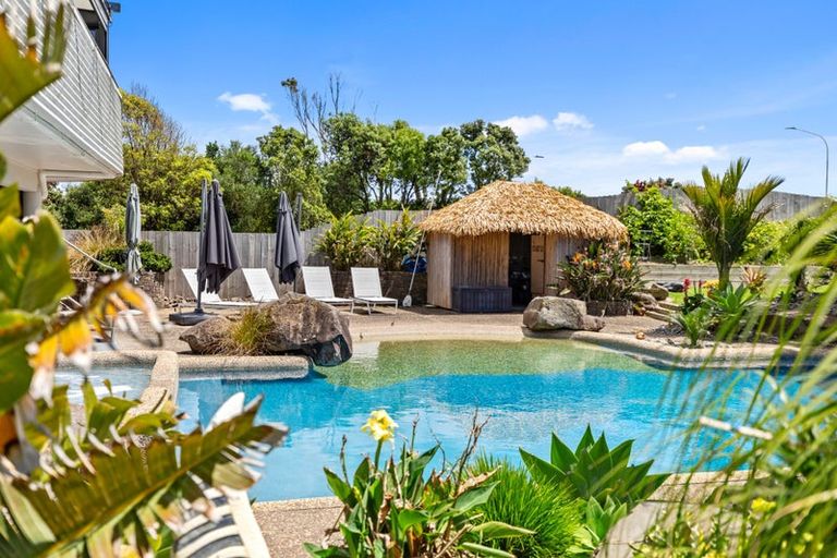 Photo of property in 4a Sandhurst Drive, Papamoa Beach, Papamoa, 3118