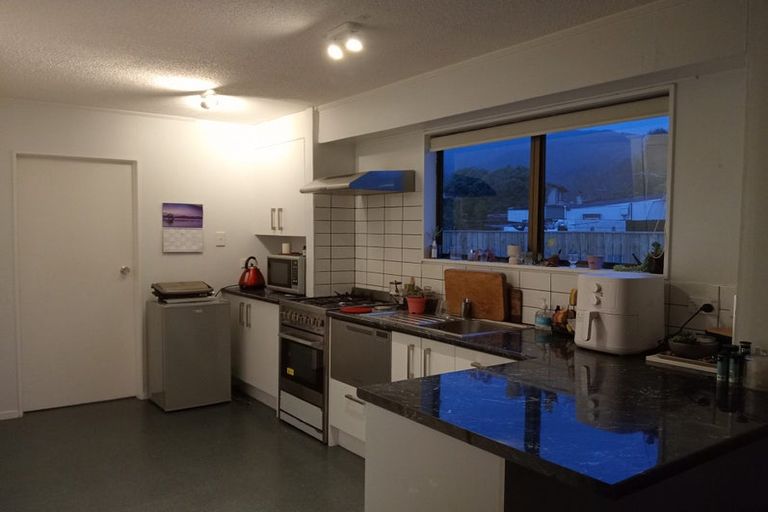 Photo of property in 35 Glen Road, Stokes Valley, Lower Hutt, 5019