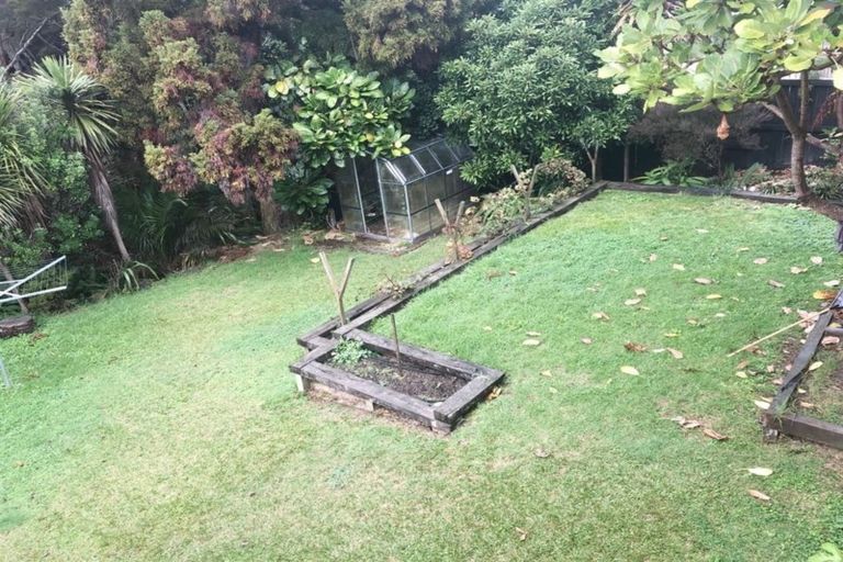 Photo of property in 17 Beverly Place, New Lynn, Auckland, 0600