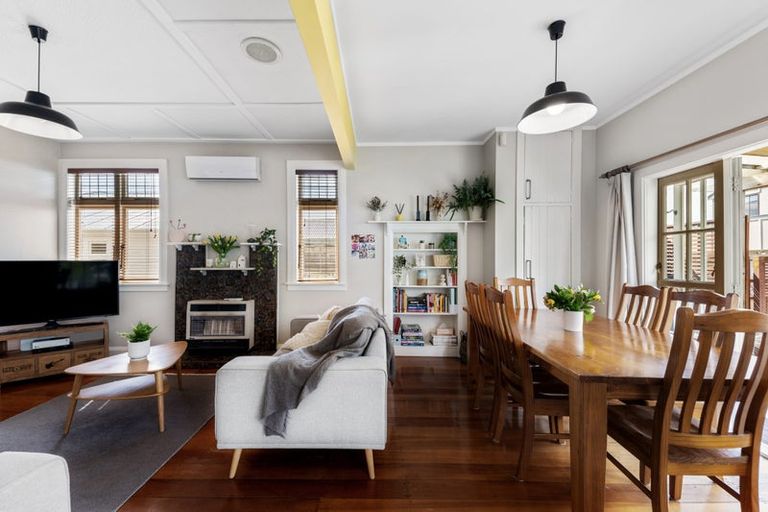 Photo of property in 11a Bruges Avenue, Miramar, Wellington, 6022