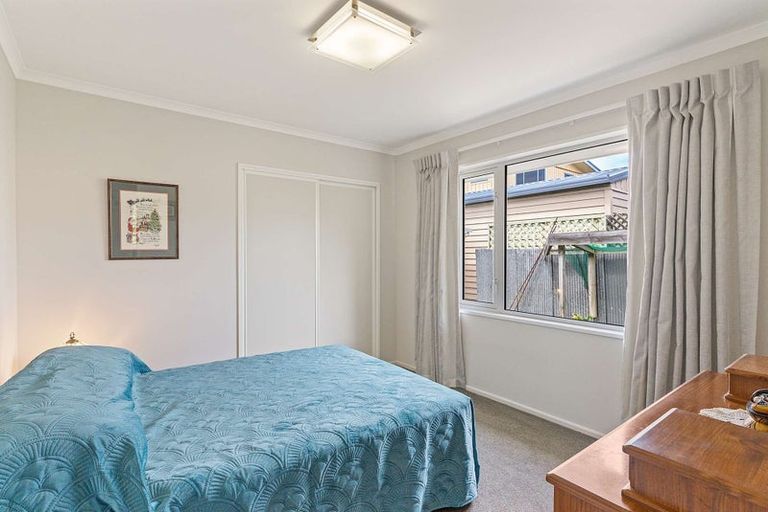 Photo of property in 32 Sylvia Street, Parklands, Christchurch, 8083