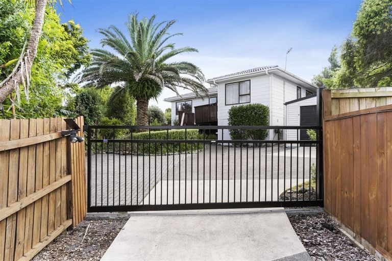 Photo of property in 14 Pahi Place, West Harbour, Auckland, 0618