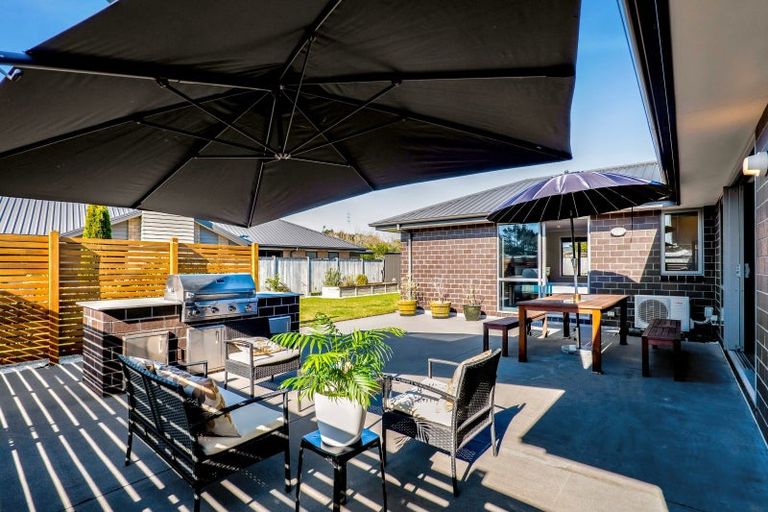 Photo of property in 25 Fernbrook Drive, Hurworth, New Plymouth, 4310