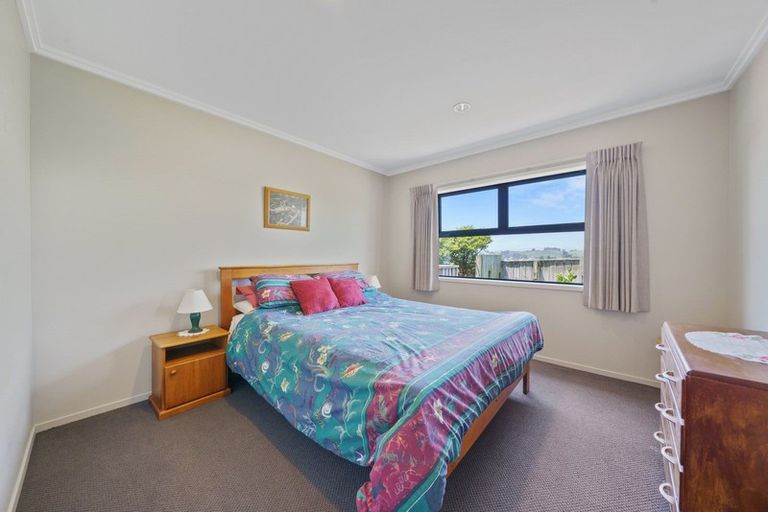 Photo of property in 15 Kahurangi Heights, Aotea, Porirua, 5024