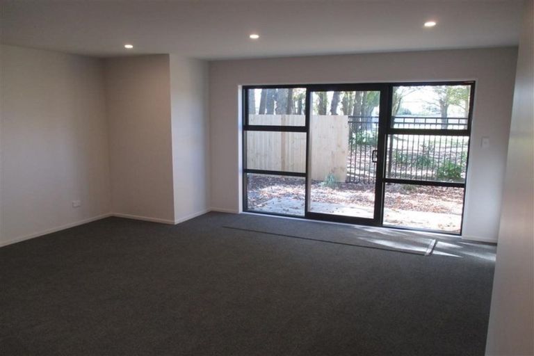 Photo of property in 2/22 Grove Road, Addington, Christchurch, 8024