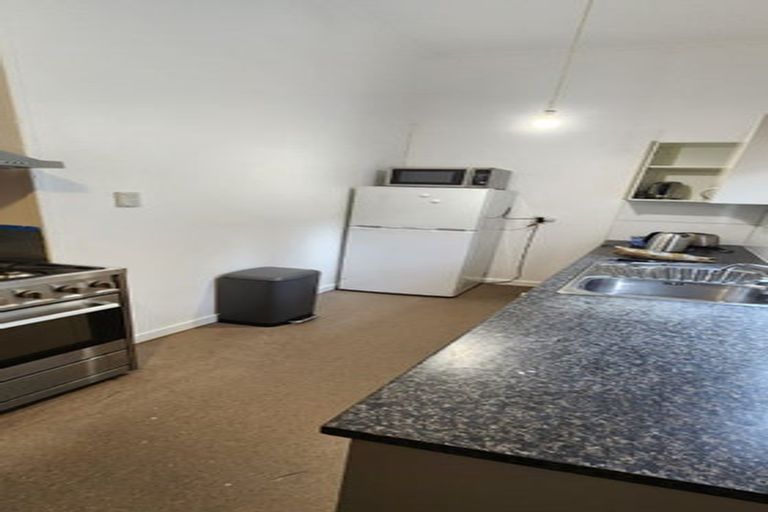 Photo of property in 60 Kelburn Parade, Kelburn, Wellington, 6012