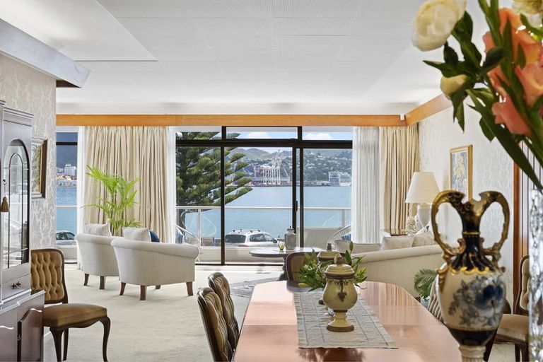 Photo of property in 338 Oriental Parade, Oriental Bay, Wellington, 6011