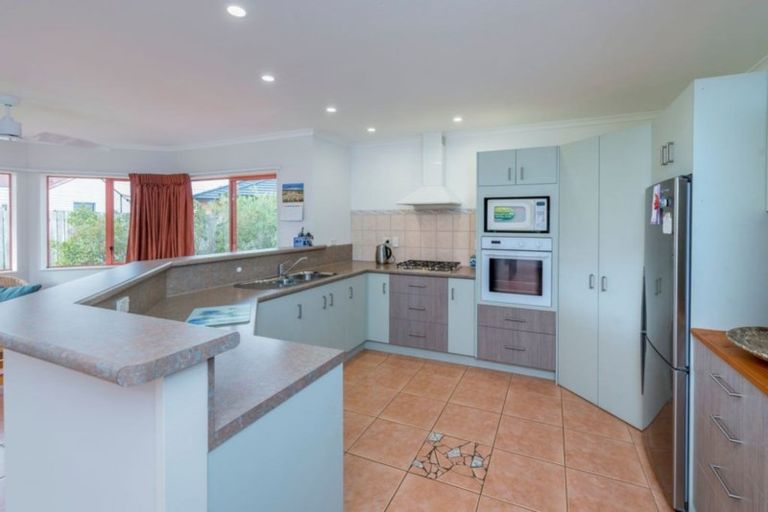 Photo of property in 7 Tararua Crescent, Otaki, 5512