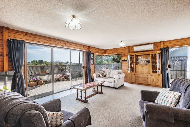 Photo of property in 26 Marchant Place, Westown, New Plymouth, 4310