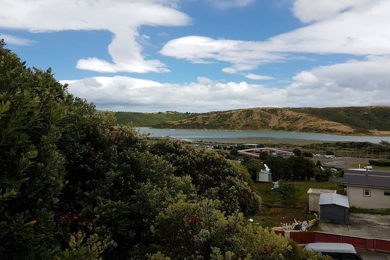 Photo of property in 10 Kiriwai Road, Paremata, Porirua, 5024