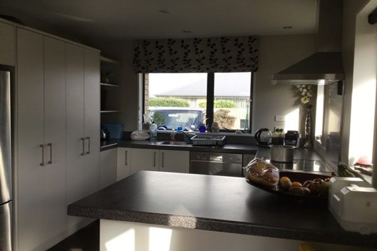 Photo of property in 43a Shortland Street, Wainoni, Christchurch, 8061