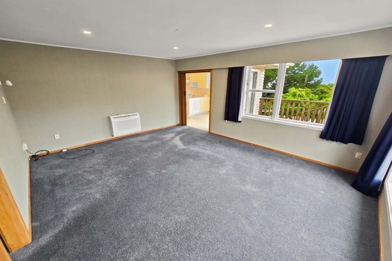 Photo of property in 16 Cypress Drive, Maungaraki, Lower Hutt, 5010