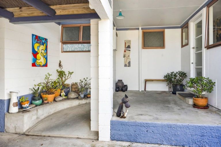 Photo of property in 15 Kauri Street, Inglewood, 4330