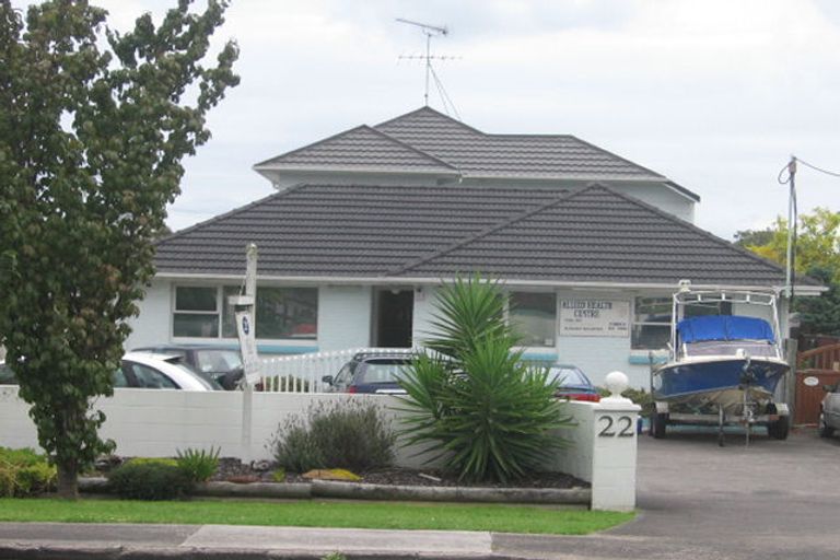 Photo of property in 22 Ocean View Road, Northcote, Auckland, 0627
